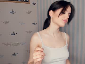 girl
        fannyhaviland cam image #3613777