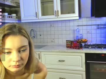 girl
        roseholloway cam image #3036588