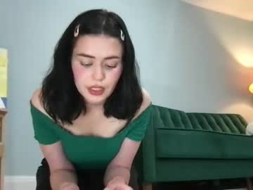 girl
        littlesugarpea cam image #4134023