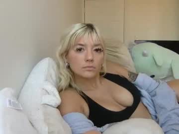 girl
        applebottomannie cam image #4334319