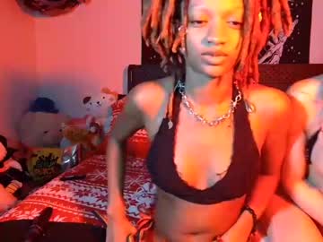 girl
        skii_yee cam image #3239209
