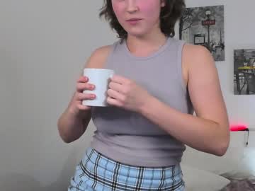 girl
        cherry_lea_ cam image #2610374