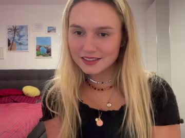 girl
        sarahsapling cam image #2711144