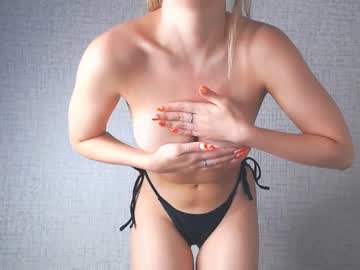 girl
        dana_bananna_ cam image #2059310