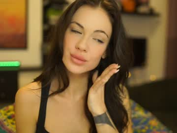 girl
        melodymate cam image #419000
