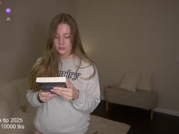 girl
        reign_rellic_ cam image #6505791