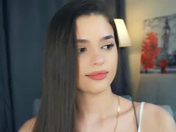 girl
        zarabeamer cam image #6769935