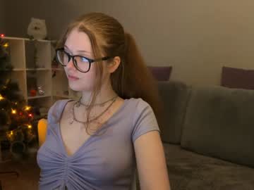 girl
        milliewayne cam image #3278476