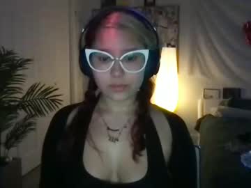 girl
        40ozgoomba cam image #2600455