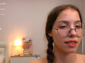 girl
        wanda_robinson cam image #4499504