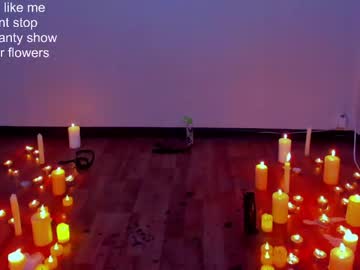 girl
        milablush cam image #770917