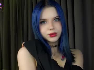 girl
        merciabawden cam image #6790408
