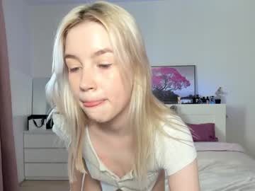 girl
        _emiliaaa cam image #1415091