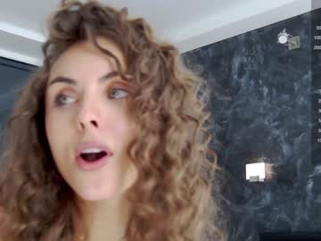 girl
        girl_next_door19 cam image #4892265