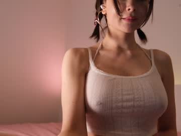girl
        reei__ cam image #2407970