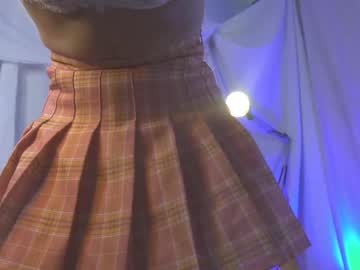 girl
        redhead_as_sunset cam image #1832326