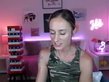 girl
        holihurricane cam image #6894757