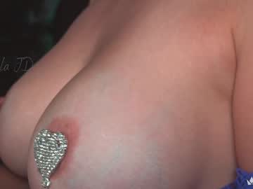girl
        lola_jd cam image #5335487