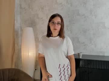 girl
        mariecurtisa cam image #3016912