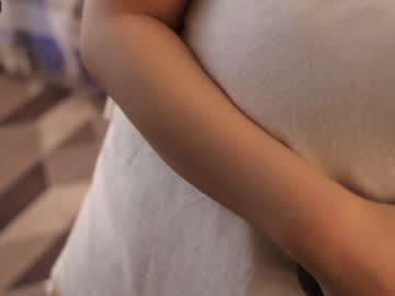 girl
        hinatabroks cam image #4249226