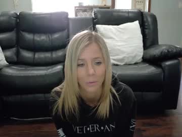 girl
        armyvet1991 cam image #6617615