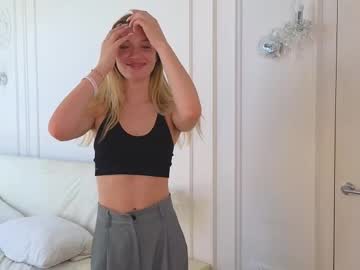 girl
        arletteeveringham cam image #5100431