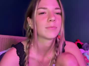 girl
        oliviahansleyy cam image #6571957
