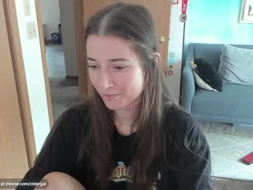 girl
        cidergal69 cam image #5131881