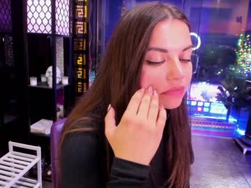 girl
        alma_pearl cam image #1811342