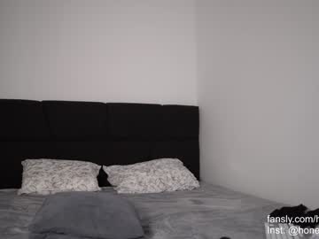 girl
        honeyyykate cam image #4468946