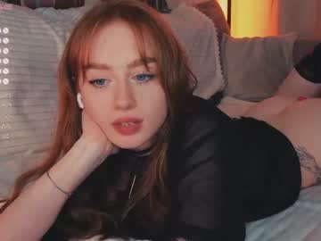 girl
        lizzy_blaze cam image #2570346