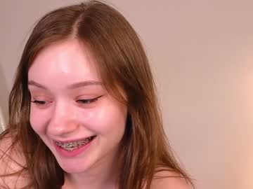girl
        bless_sheila cam image #4341439