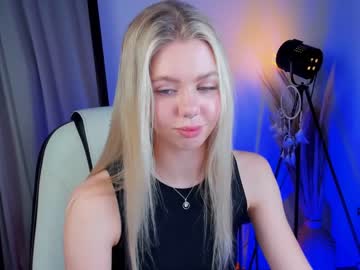 girl
        cassie_palmer cam image #3957864