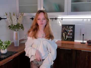 girl
        maudbayles cam image #5366303