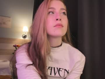 girl
        candy_peach cam image #752863