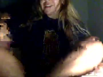 girl
        winterbunny69 cam image #4044514