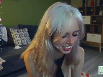 girl
        audreycarvin cam image #4595603