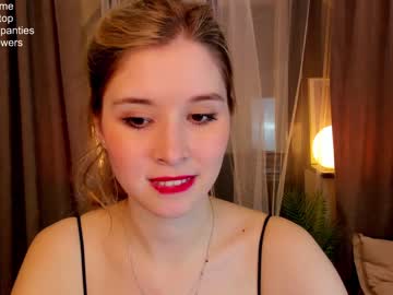 girl
        milablush cam image #548376