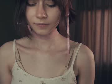 girl
        meghanash cam image #4029598