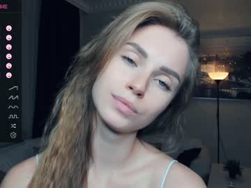 girl
        _wild_orchid_ cam image #2681282