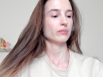 girl
        mita_mp4 cam image #5832025