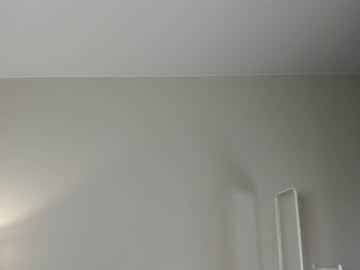 girl
        winniewest_ cam image #1430907