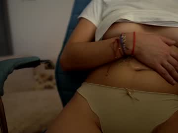 girl
        prettyhousewife cam image #1028098