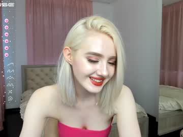 girl
        oliviabr0wn cam image #1012235