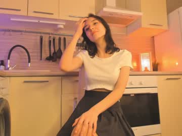 girl
        aimeerogers cam image #1153131