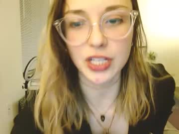 girl
        bakedmommy cam image #3346047