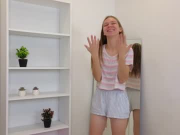 girl
        francesmontes cam image #2811855