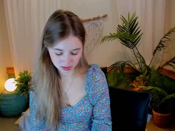 girl
        milablush cam image #2098430