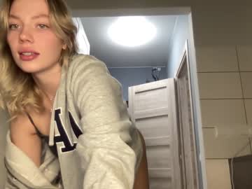 girl
        angel_from_sky cam image #15096