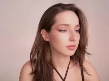 girl
        silent_chill cam image #6775152